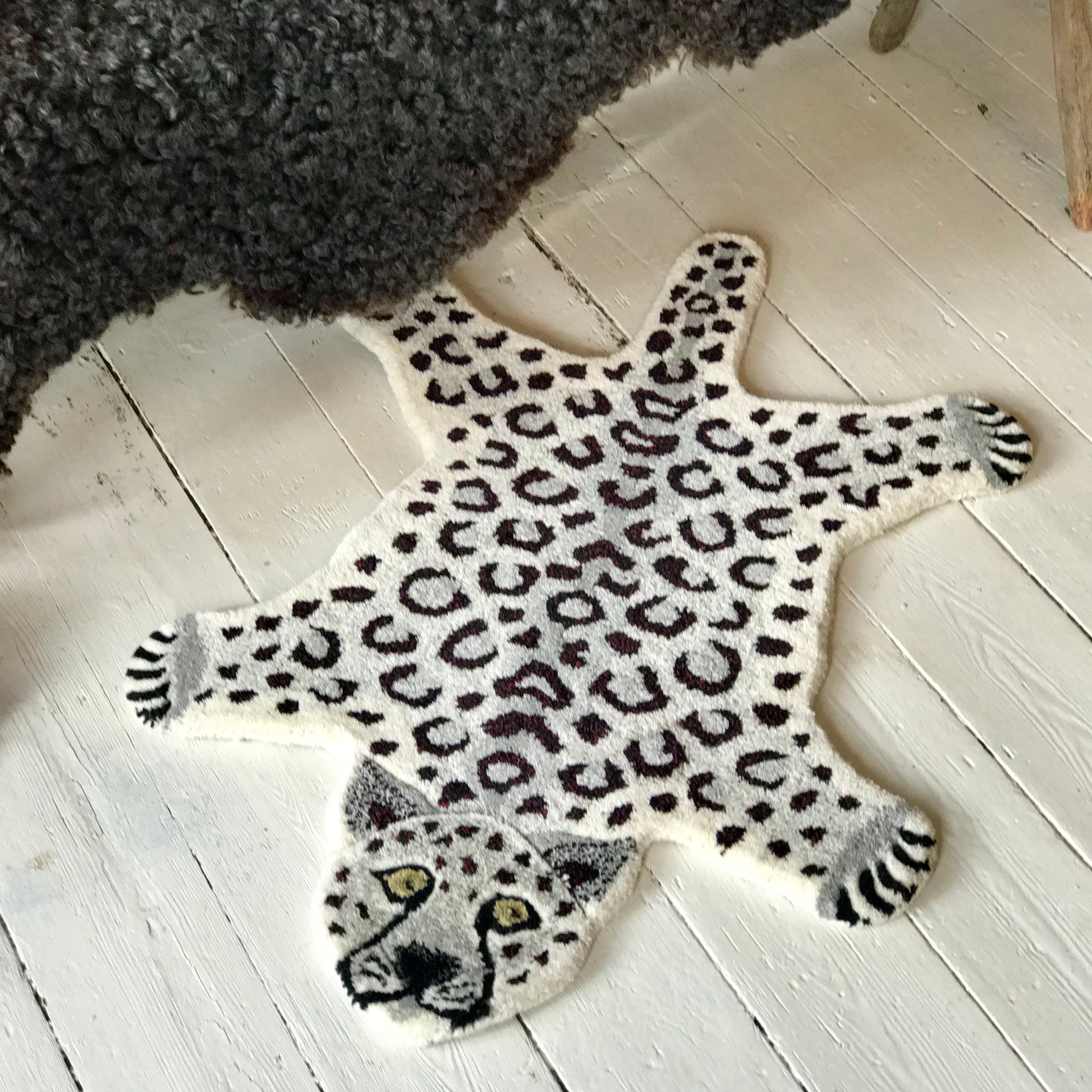Snowy Leopard Rug